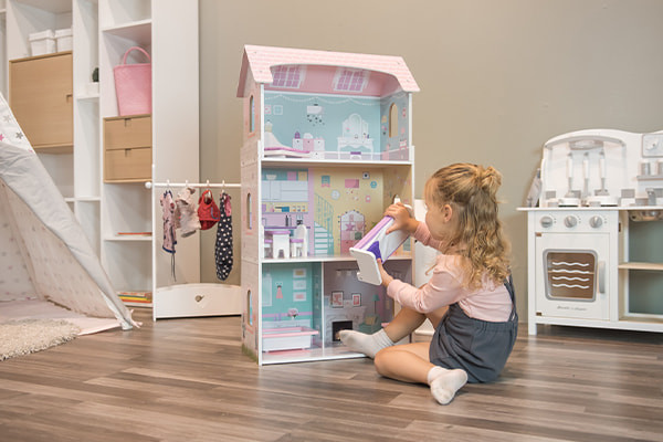 Losse meubeltjes meegeleverd.