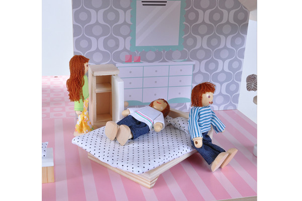 Het huis is compleet ingericht met de leukste meubeltjes.