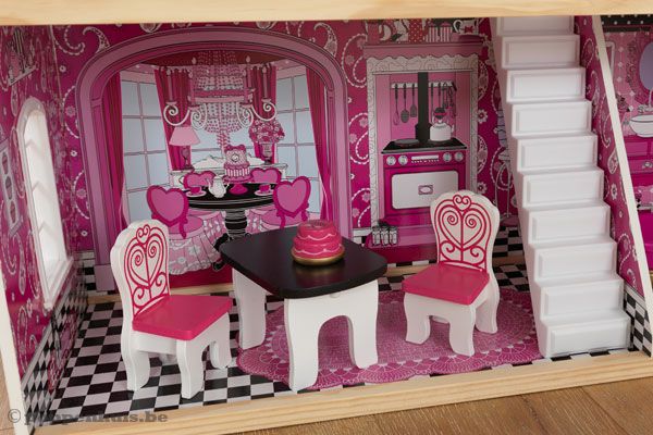 Met dit poppenhuis kunnen kinderen heerlijk urenlang spelen.