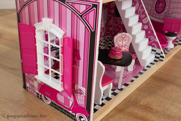 Uw poppen kunnen zowel met de lift als met de trap naar boven.