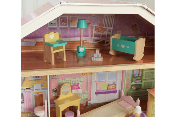 Het huis is compleet ingericht met de leukste meubeltjes.