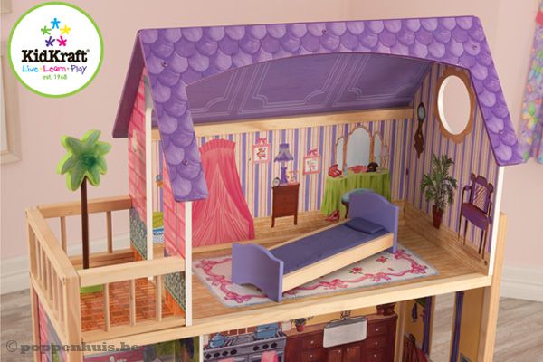 Grote slaapkamer met ruim balkon.